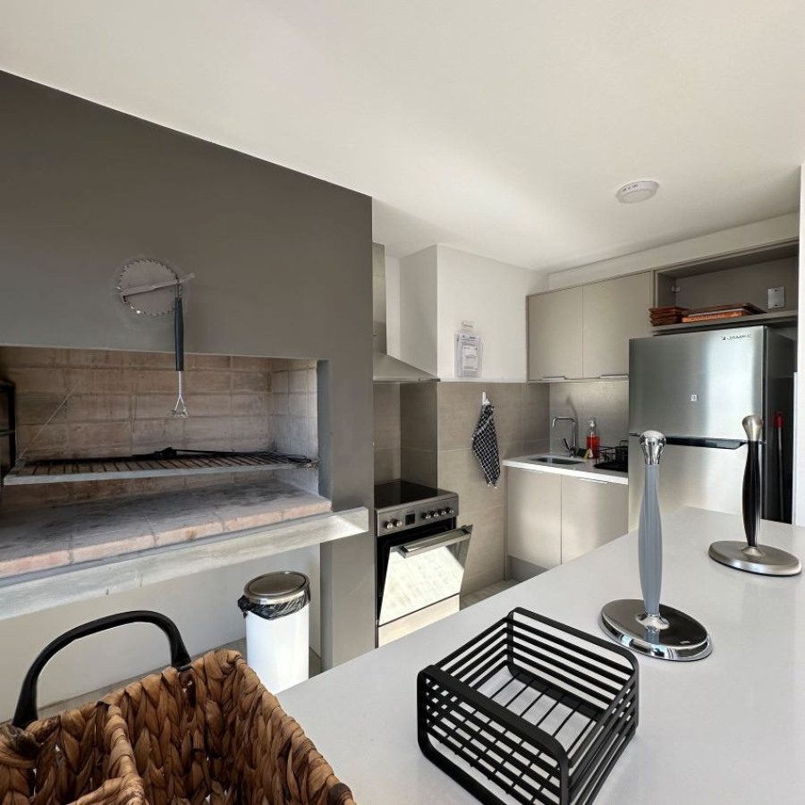 Apartamento ID.125 - Alquiler apartamento en Punta Carretas  Villa Biarritz 1 dormitorio con un año de uso.