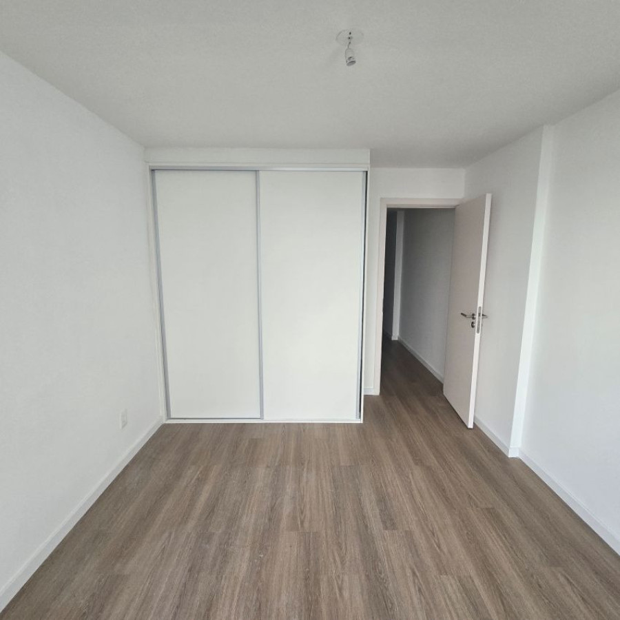 Apartamento ID.250 - Venta apartamento, un dormitorio y patio, Cordón.