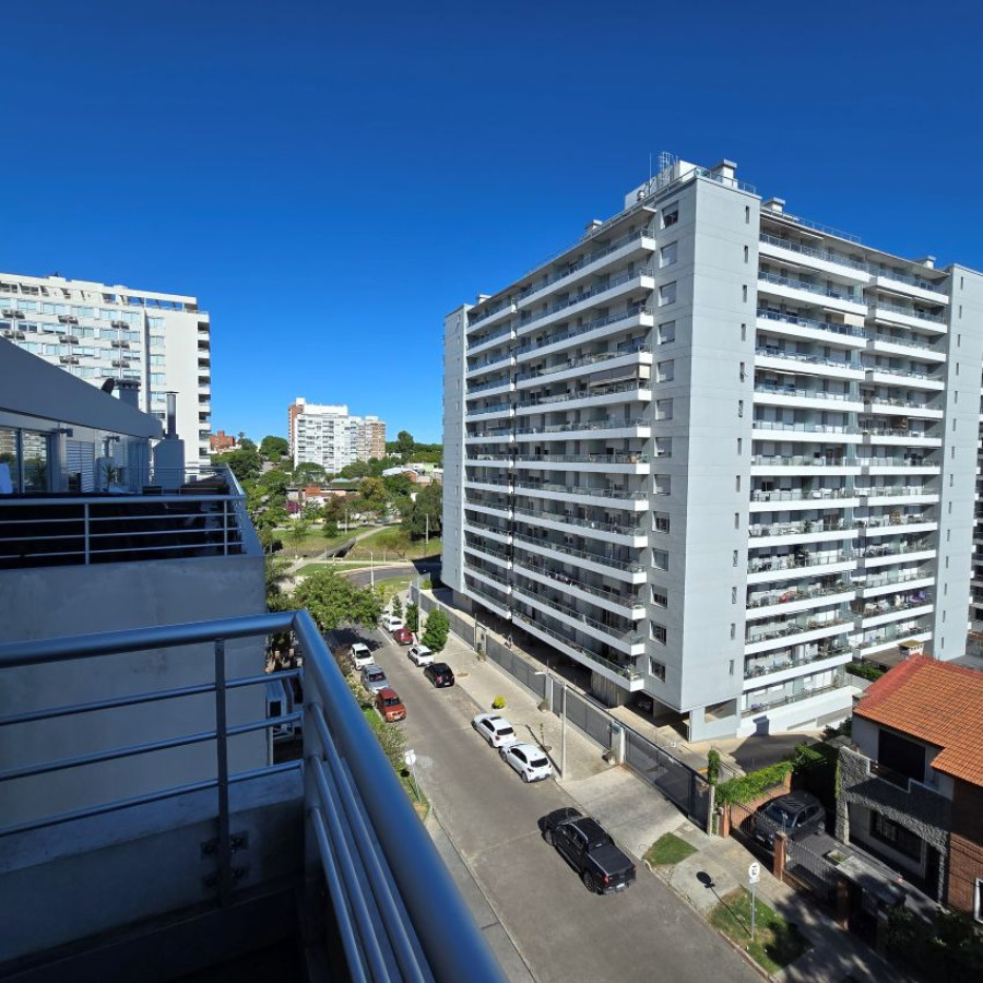 Apartamento ID.121 - Venta apartamento Malvin 1 dormitorio y garaje.