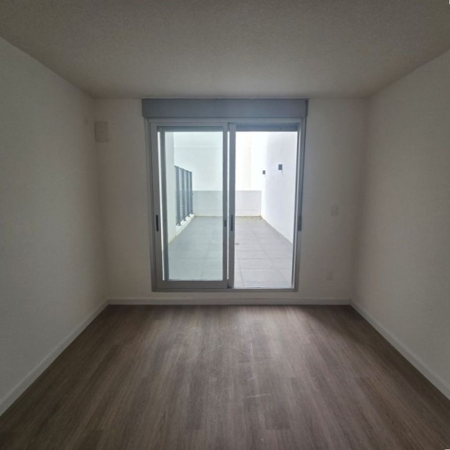 Apartamento ID.249 - Venta apartamento, un dormitorio y patio, Cordón.