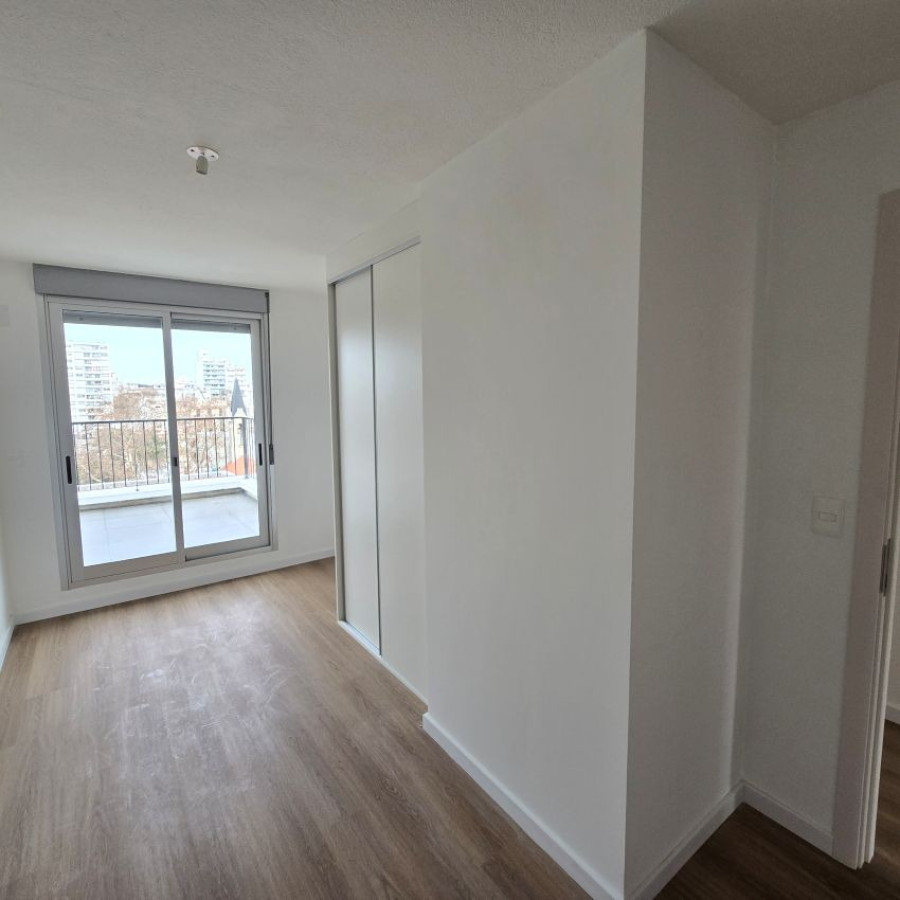 Apartamento ID.220 - Alquiler apartamento penthouse Centro 2 dormitorios a estrenar con opción a arrendar garaje.