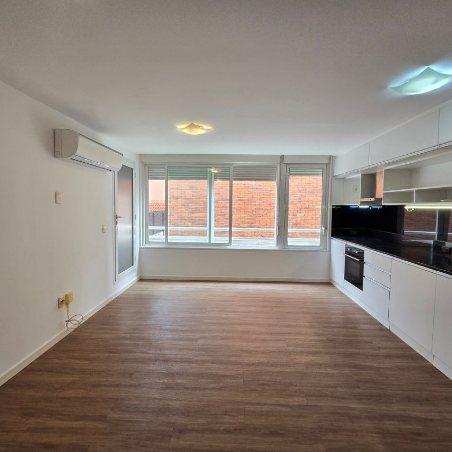 Apartamento ID.162 - Alquiler apartamento en Punta Carretas 1 dormitorio con acceso a parrilleros.