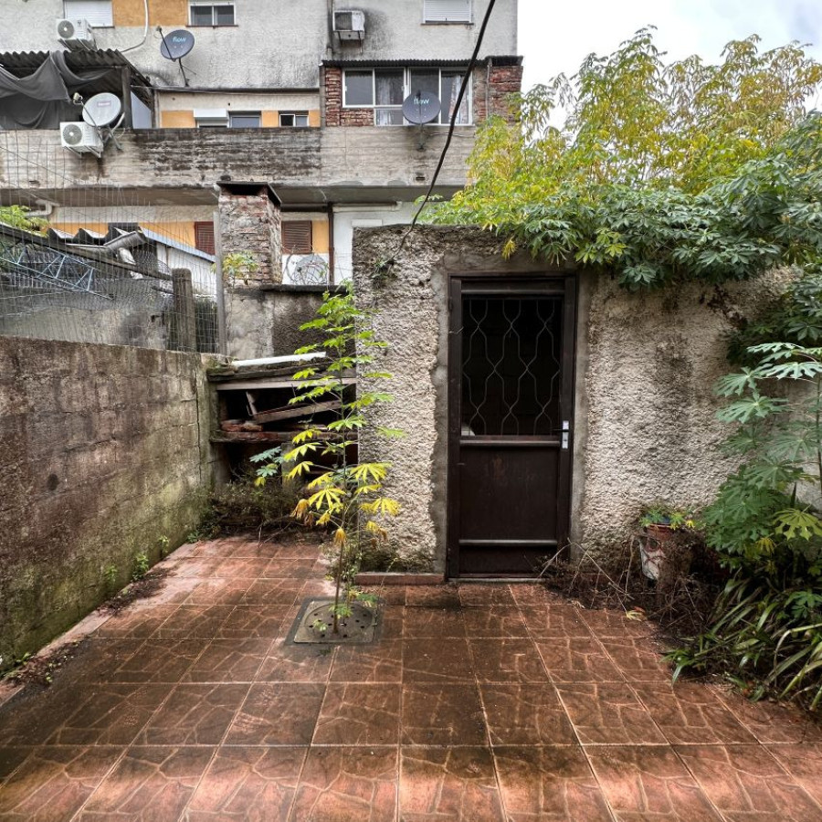Apartamento ID.191 - Venta casa PH 3 dormitorios en Lezica 