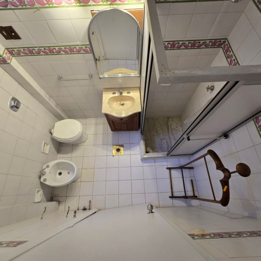 Apartamento ID.91 - Alquiler apartamento en Pocitos 3 dormitorios, 2 baños, servicio completo y garaje.