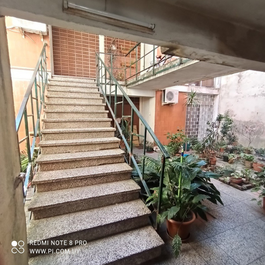 Apartamento ID.39 - Venta Apartamento Barrio Sur Con Renta Ideal Inversor 2 Dormitorios Y Bajos Gastos Comunes.