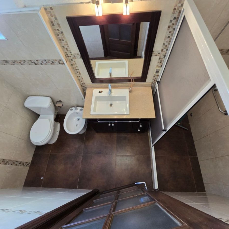 Apartamento ID.51 - Alquiler apartamento en Barrio Sur 2 dormitorios, 2 baños, vestidor y calefacción central.