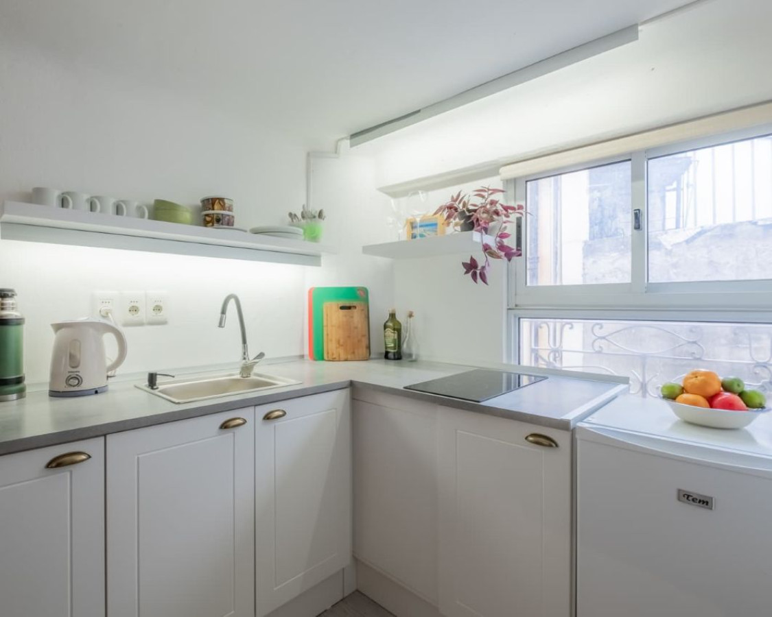 Apartamento ID.74 - Venta apartamento Ciudad Vieja 2 dormitorios, baño y monoambiente/oficina.