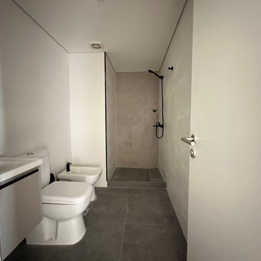 Apartamento ID.40 - Venta Apartamento A Estrenar En Malvín 1 Dormitorio Con Gran Patio De Uso Exclusivo.