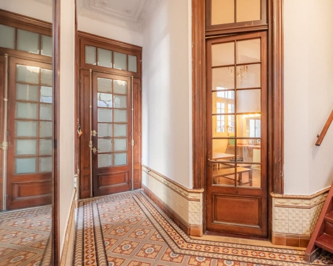 Apartamento ID.74 - Venta apartamento Ciudad Vieja 2 dormitorios, baño y monoambiente/oficina.