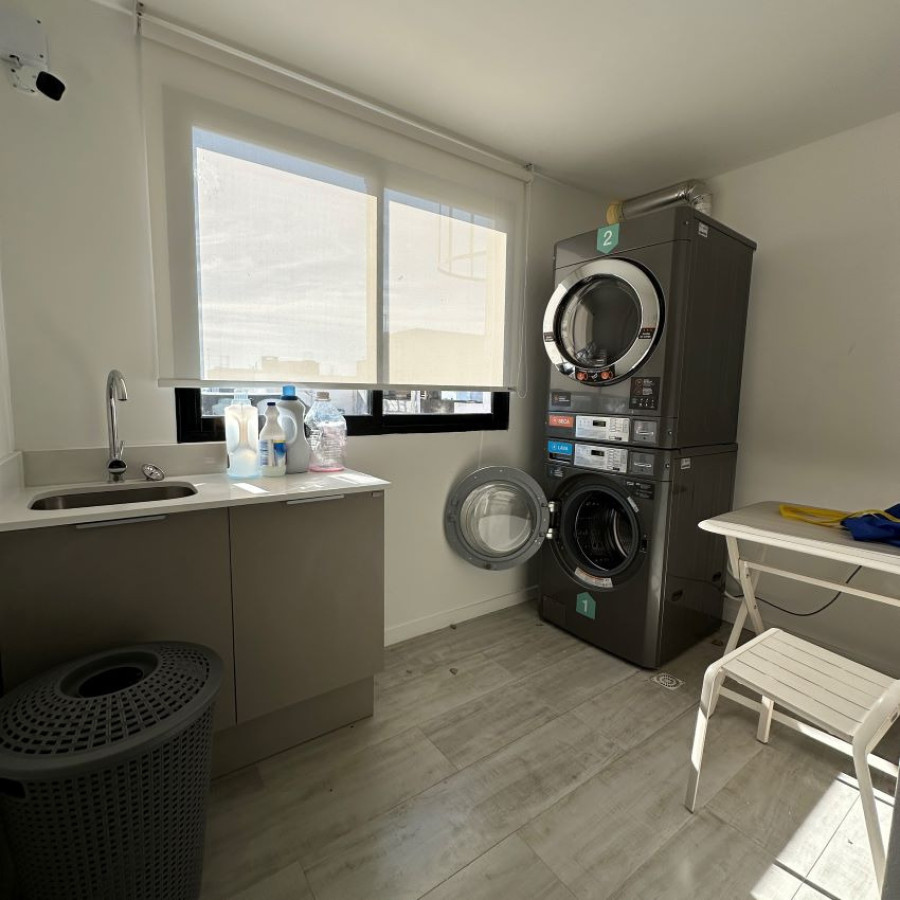 Apartamento ID.125 - Alquiler apartamento en Punta Carretas  Villa Biarritz 1 dormitorio con un año de uso.