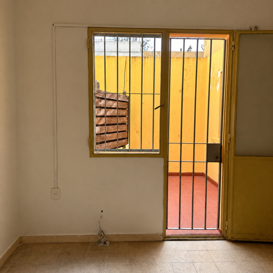 Apartamento ID.237 - Alquiler apartamento, 2 dormitorios y patio, Brazo Oriental.
