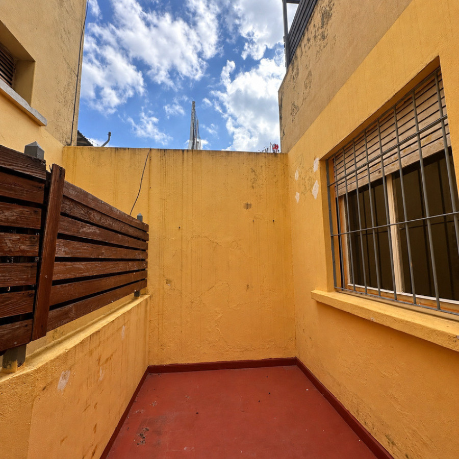 Apartamento ID.237 - Alquiler apartamento, 2 dormitorios y patio, Brazo Oriental.