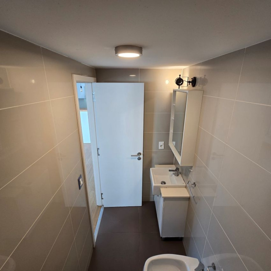 Apartamento ID.121 - Venta apartamento Malvin 1 dormitorio y garaje.