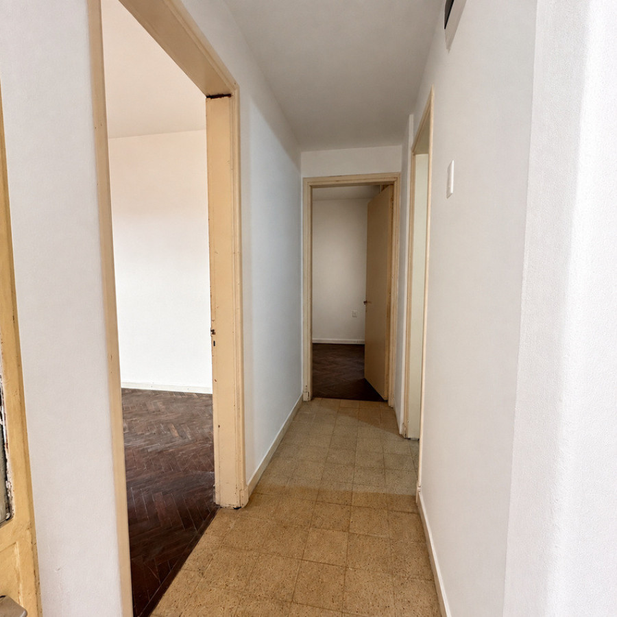 Apartamento ID.237 - Alquiler apartamento, 2 dormitorios y patio, Brazo Oriental.
