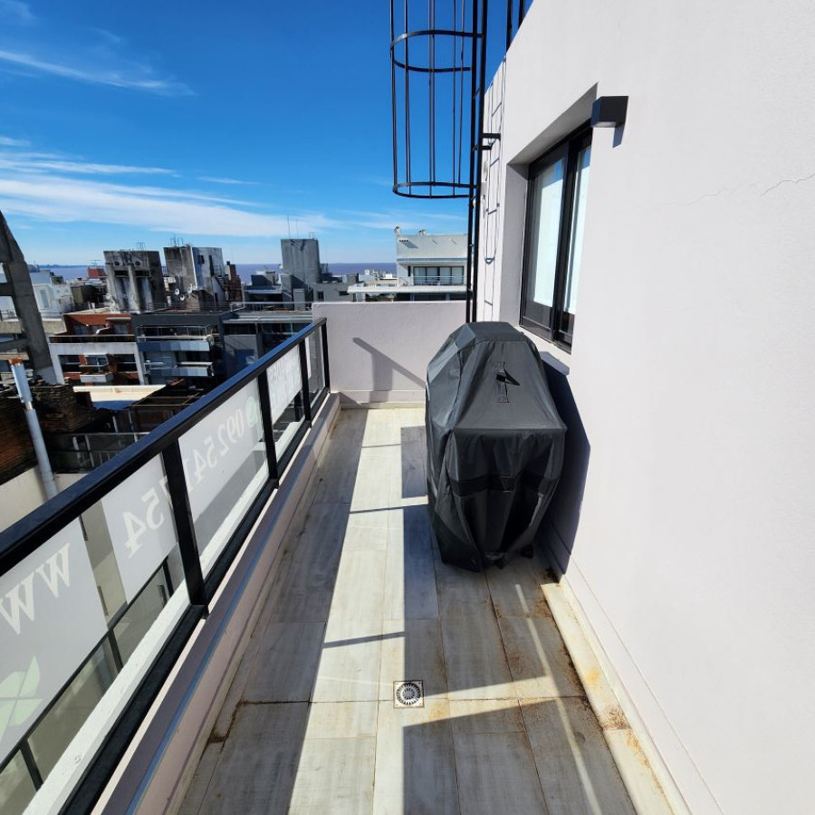 Apartamento ID.125 - Alquiler apartamento en Punta Carretas  Villa Biarritz 1 dormitorio con un año de uso.