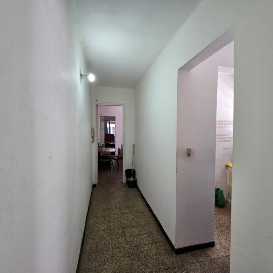 Apartamento ID.153 - Alquiler Apartamento en zona Centro, 3 dormitorios, baño y balcón