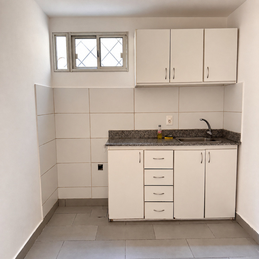 Apartamento ID.237 - Alquiler apartamento, 2 dormitorios y patio, Brazo Oriental.