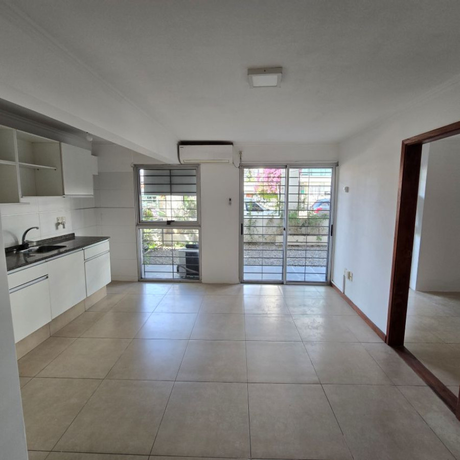 Apartamento ID.132 - Venta apartamento Buceo 1 dormitorio con garaje y bajos gastos comunes.