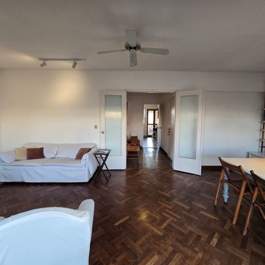 Apartamento ID.170 - Alquiler penthouse en Pocitos 2 dormitorio con garaje y amoblado.