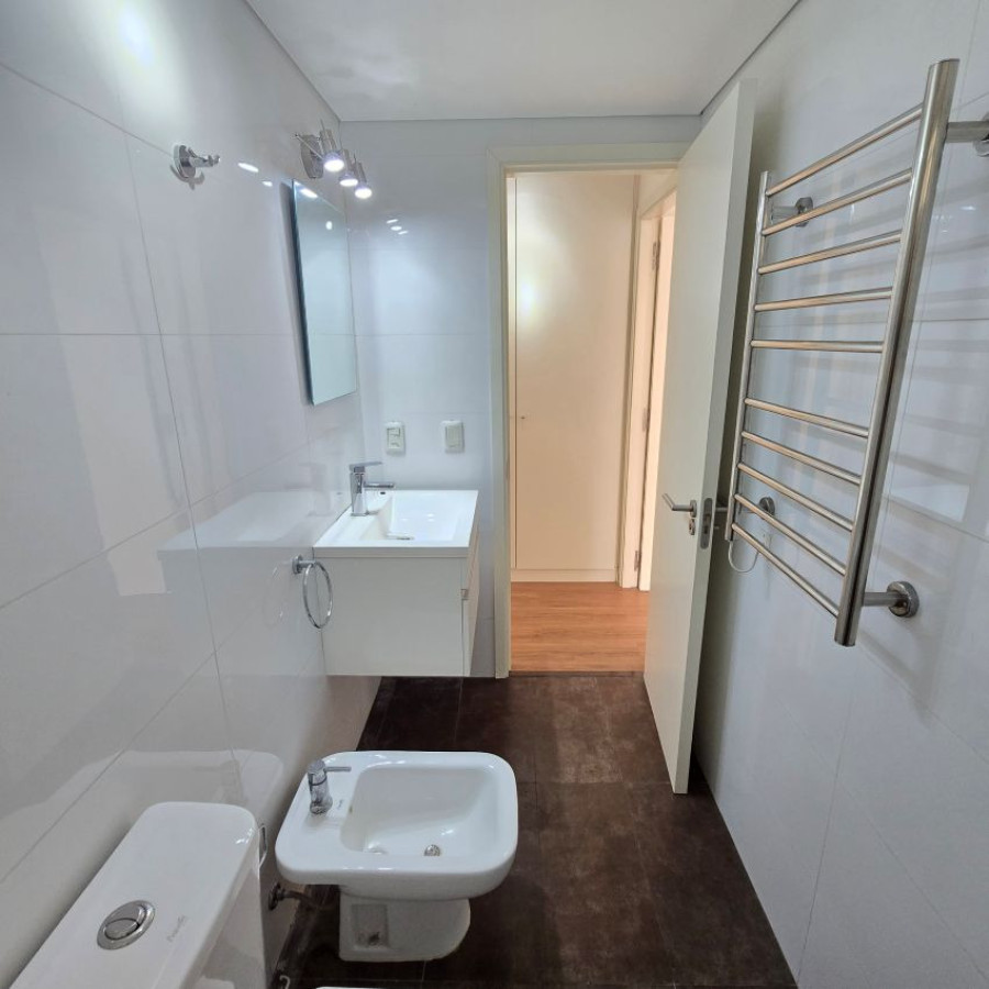 Apartamento ID.162 - Alquiler apartamento en Punta Carretas 1 dormitorio con acceso a parrilleros.
