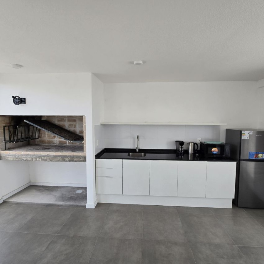 Apartamento ID.169 - Alquiler apartamento penthouse Centro 2 dormitorios a estrenar con opción a arrendar hasta 2 garajes.