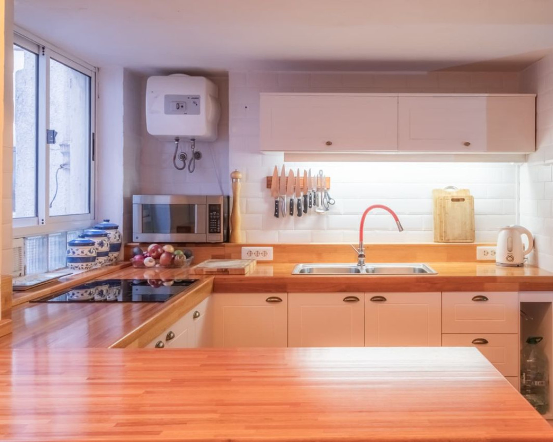 Apartamento ID.74 - Venta apartamento Ciudad Vieja 2 dormitorios, baño y monoambiente/oficina.