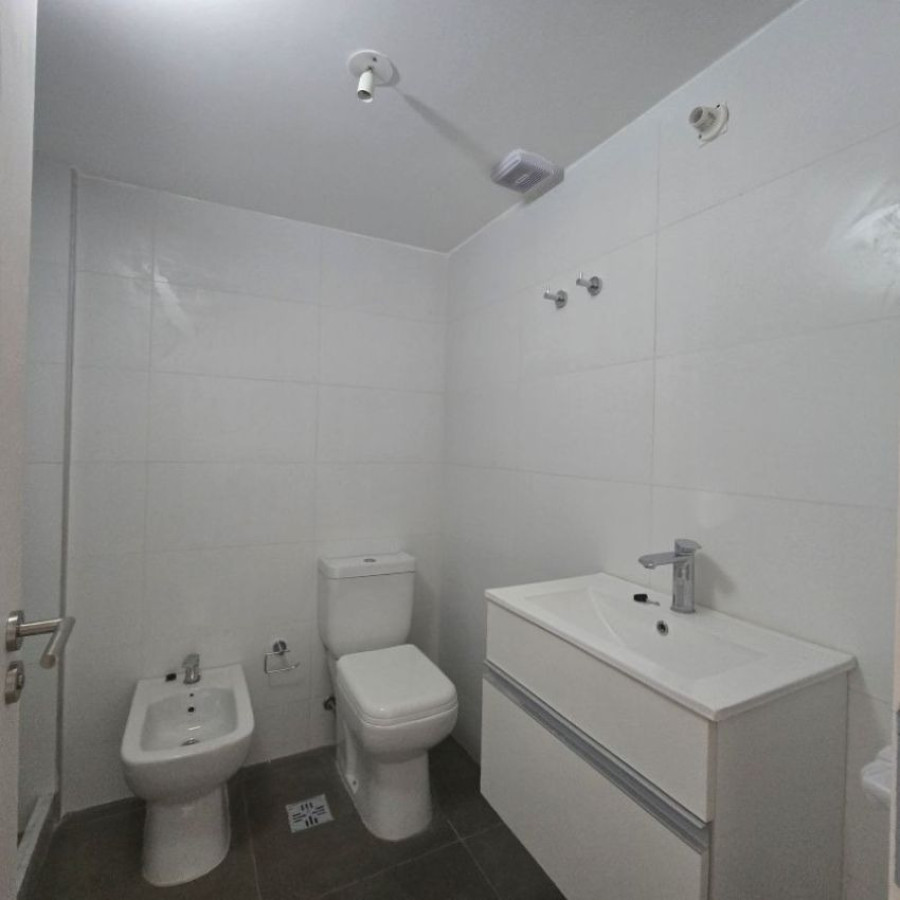 Apartamento ID.249 - Venta apartamento, un dormitorio y patio, Cordón.