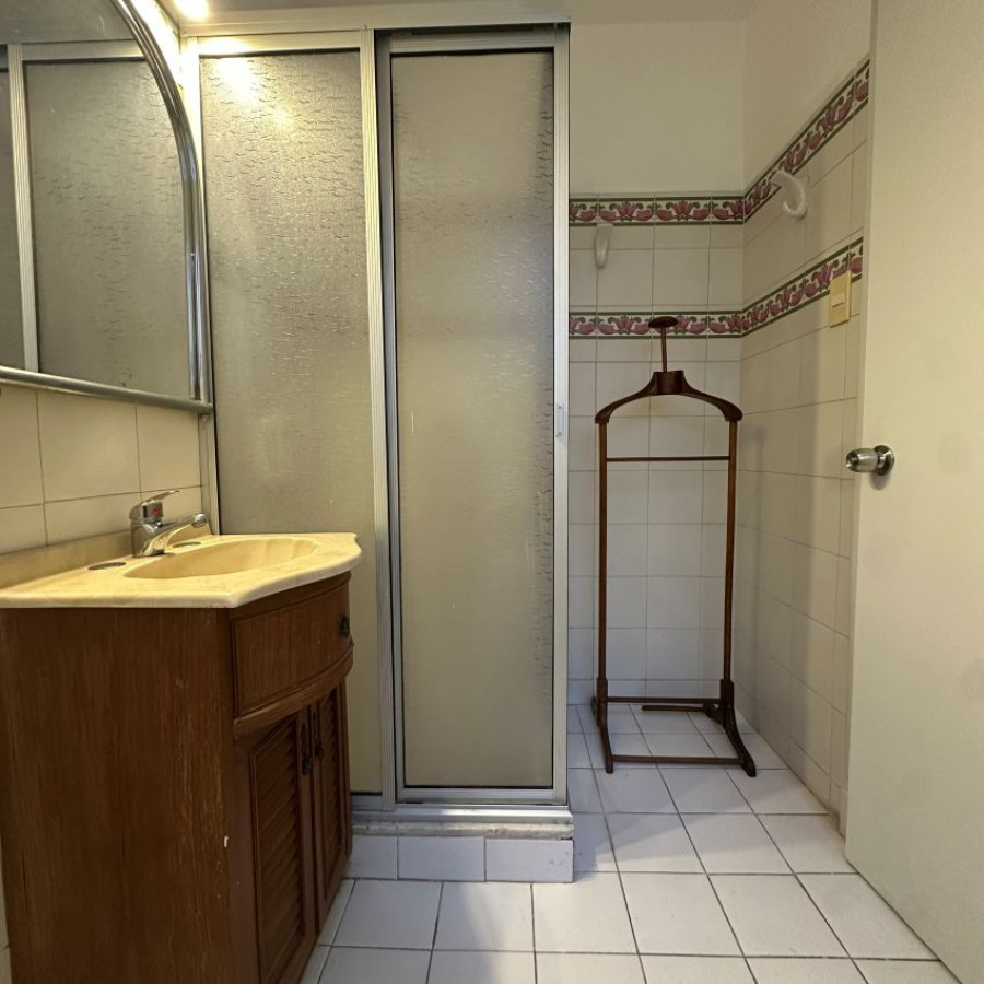 Apartamento ID.91 - Alquiler apartamento en Pocitos 3 dormitorios, 2 baños, servicio completo y garaje.