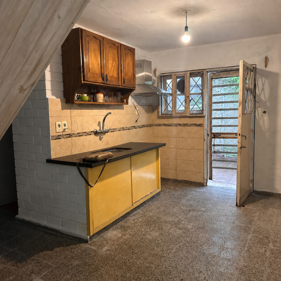 Apartamento ID.191 - Venta casa PH 3 dormitorios en Lezica 