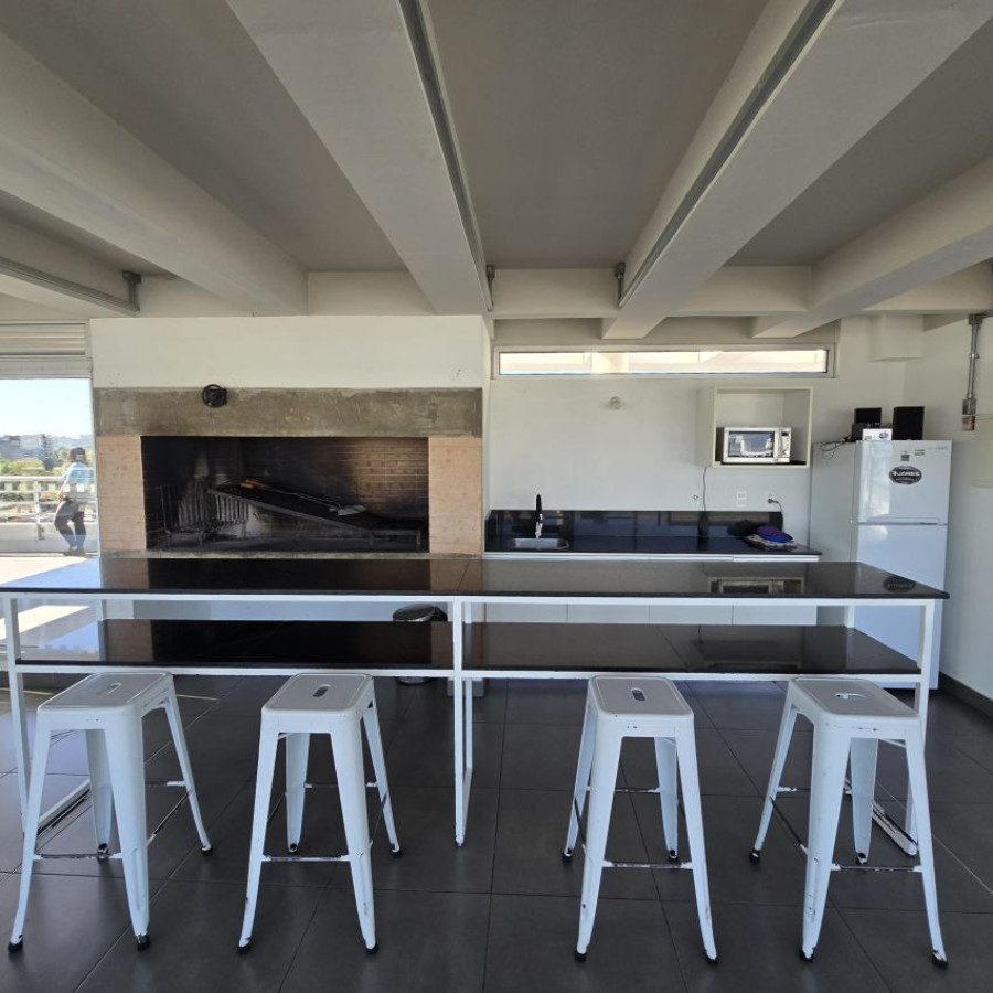 Apartamento ID.121 - Venta apartamento Malvin 1 dormitorio y garaje.