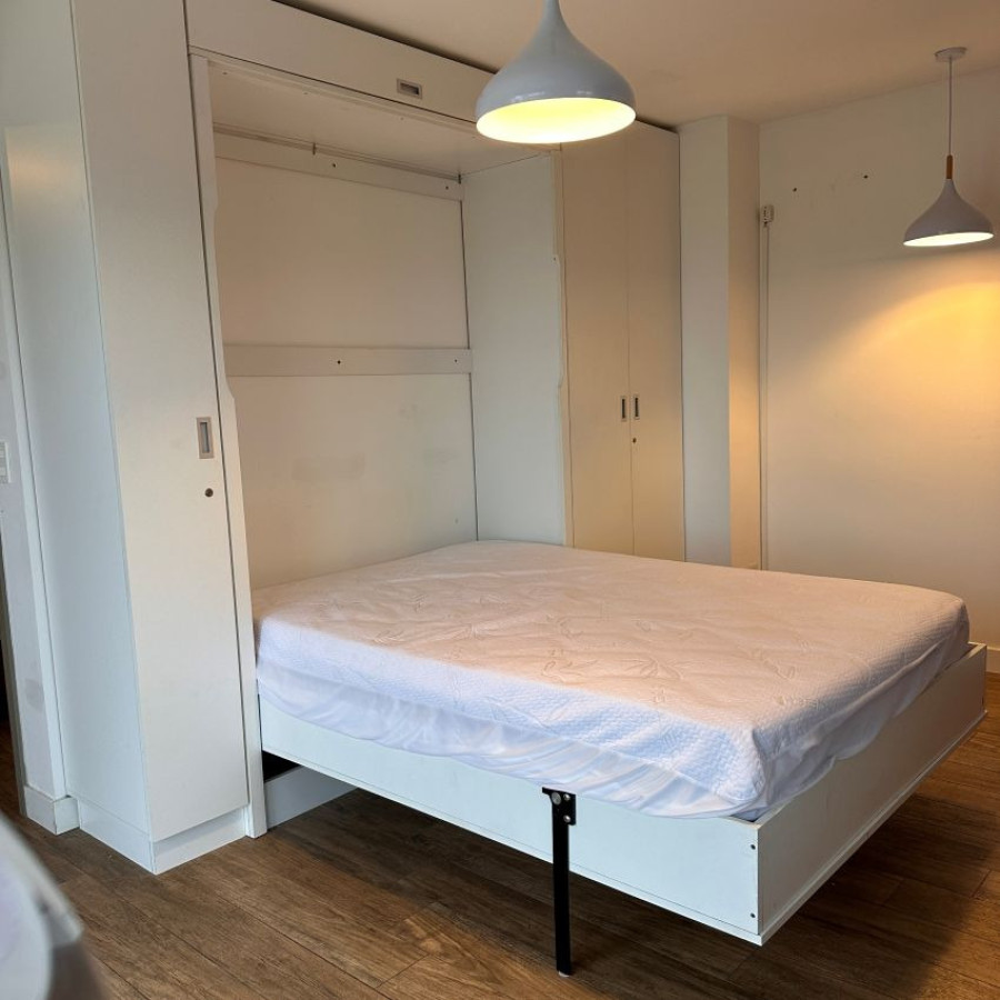 Apartamento ID.186 - Alquiler apartamento monoambiente semi amoblado en Punta Carretas piso 8 con gran terraza.
