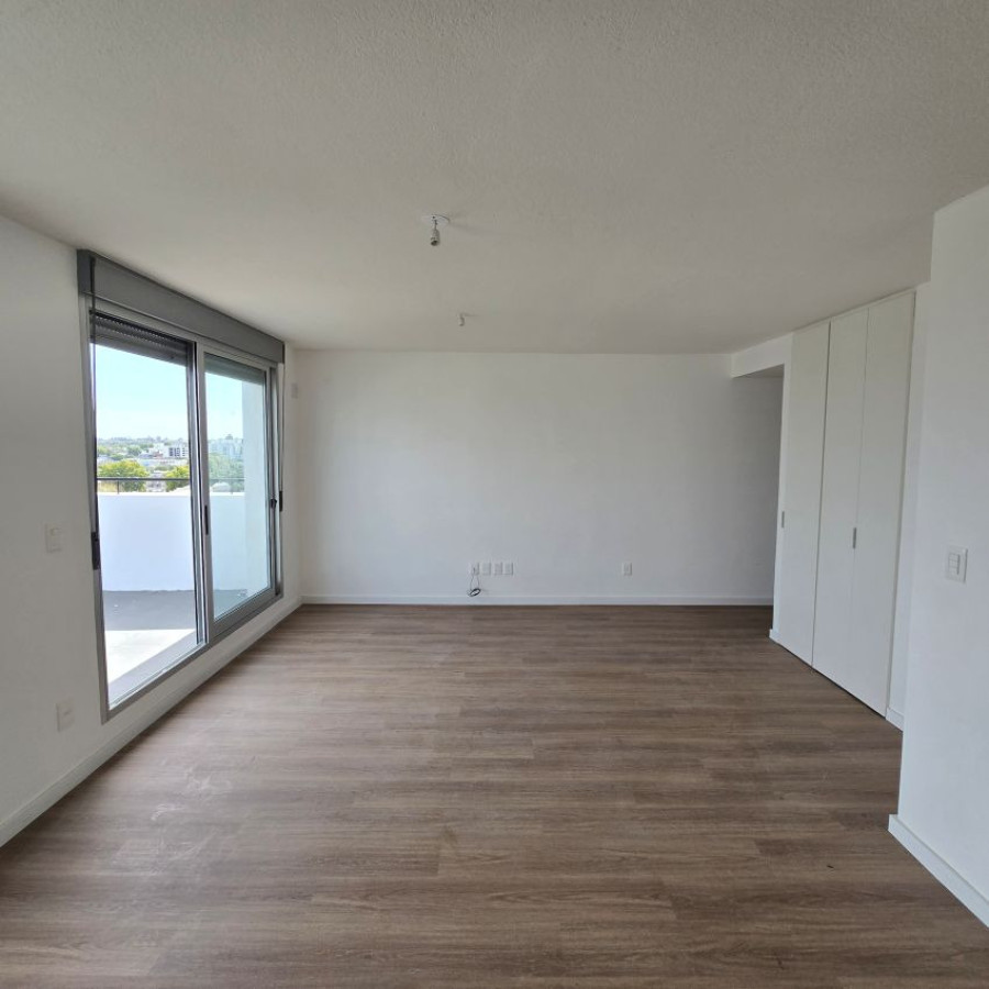 Apartamento ID.169 - Alquiler apartamento penthouse Centro 2 dormitorios a estrenar con opción a arrendar hasta 2 garajes.