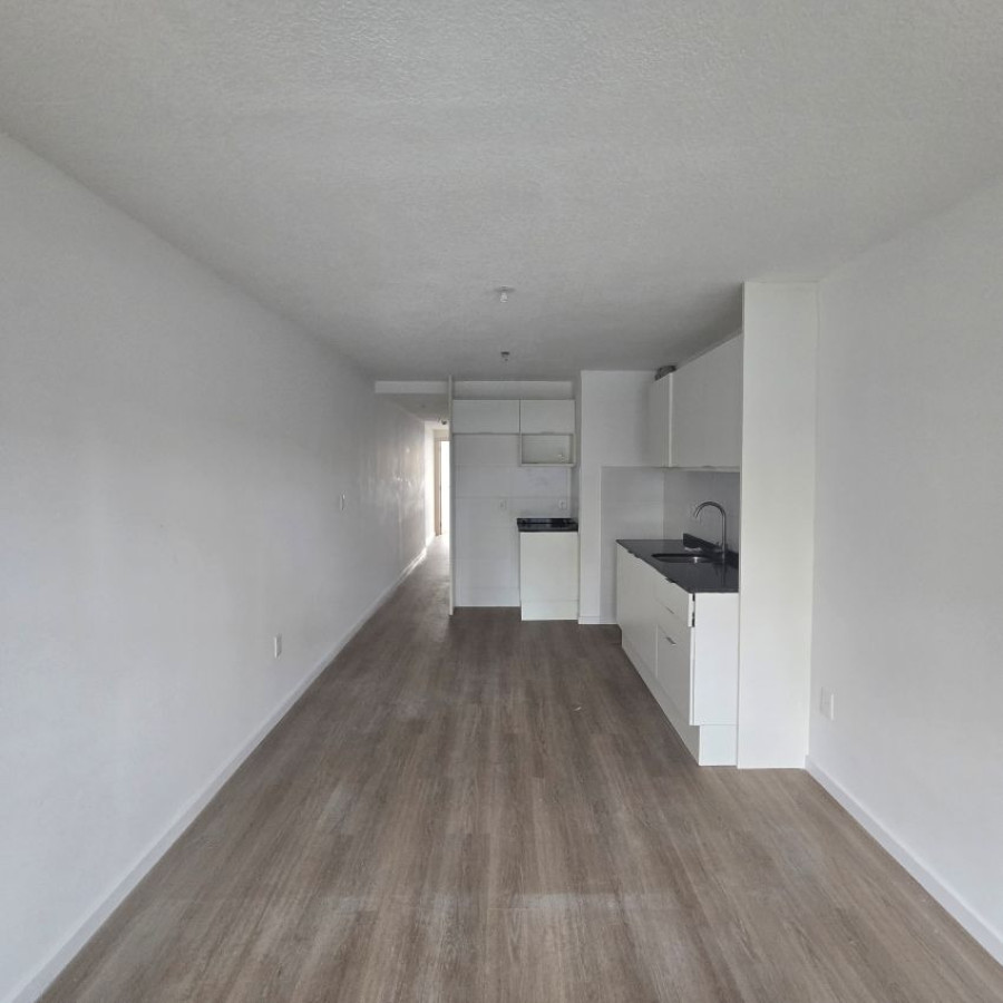 Apartamento ID.250 - Venta apartamento, un dormitorio y patio, Cordón.