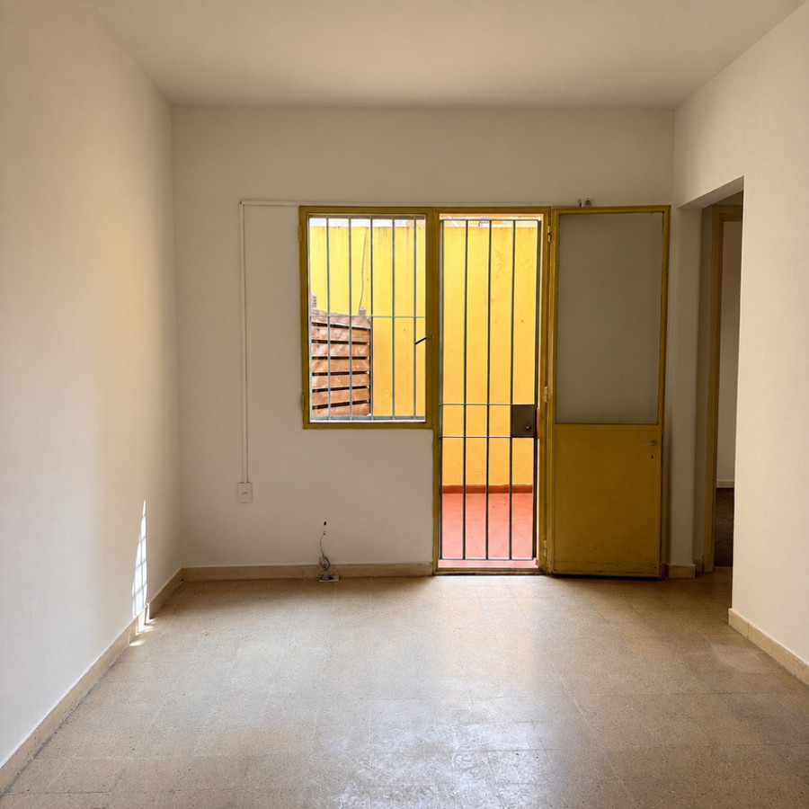 Apartamento ID.237 - Alquiler apartamento, 2 dormitorios y patio, Brazo Oriental.