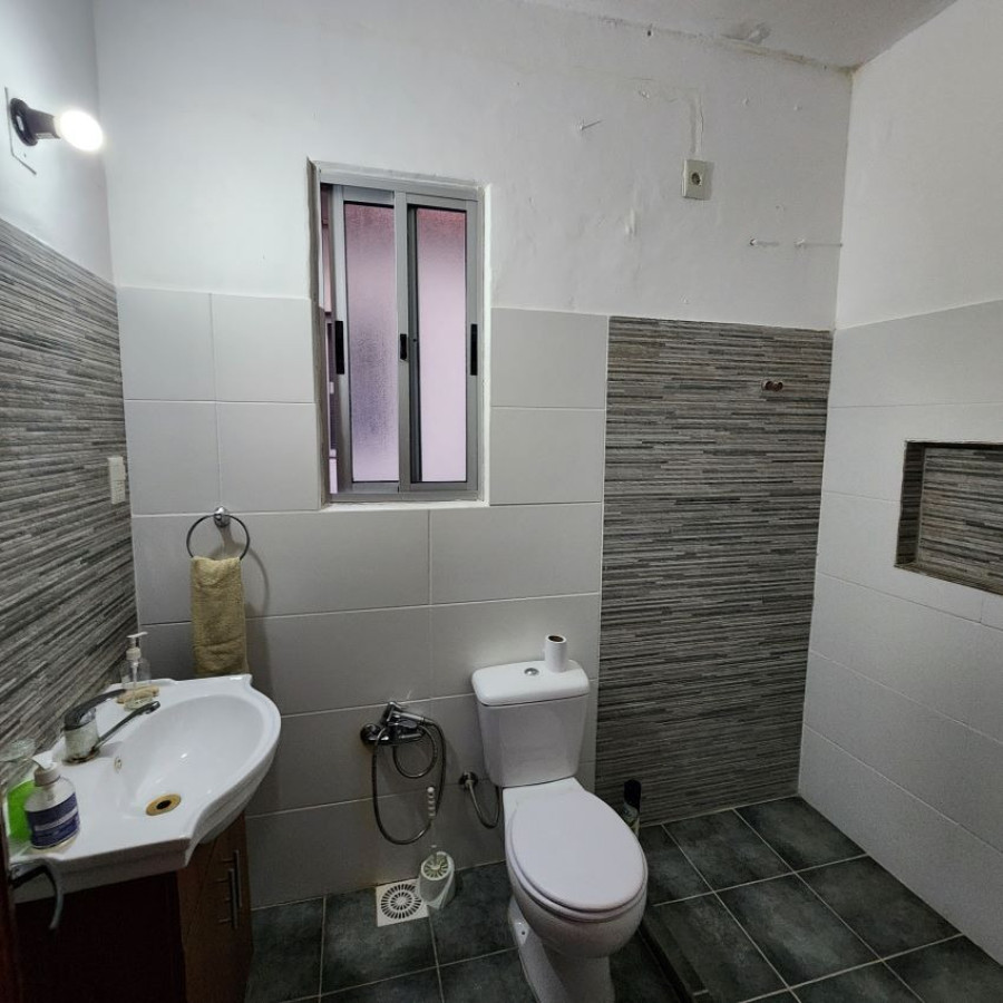 Apartamento ID.5 - Venta Apartamento, Tres Cruces, 2 Dormitorios, Baño, Toilette, Patio. Entrega Más Saldo.