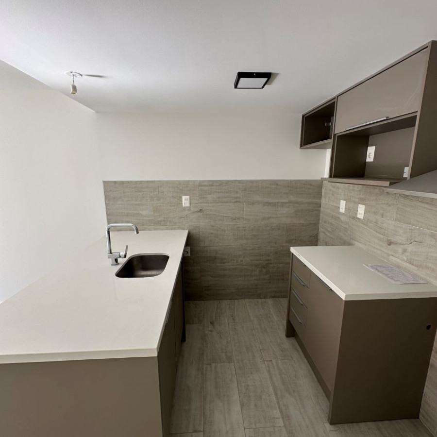 Apartamento ID.125 - Alquiler apartamento en Punta Carretas  Villa Biarritz 1 dormitorio con un año de uso.