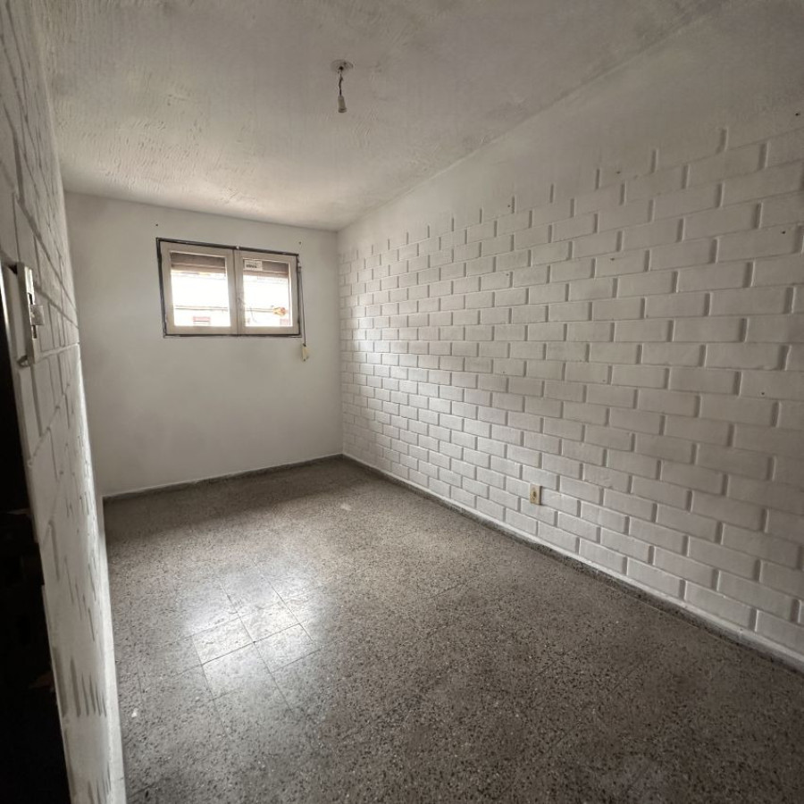 Apartamento ID.191 - Venta casa PH 3 dormitorios en Lezica 