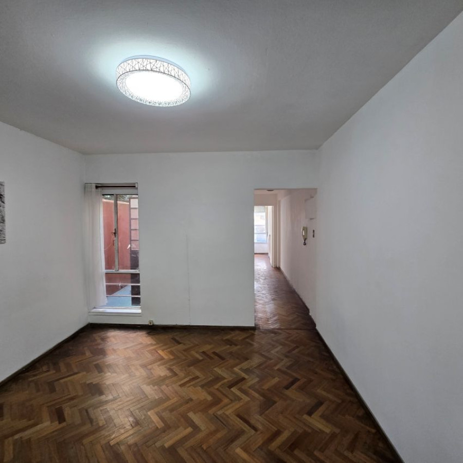 Apartamento ID.148 - Alquiler apartamento en Ciudad Vieja 1 dormitorio con patio.
