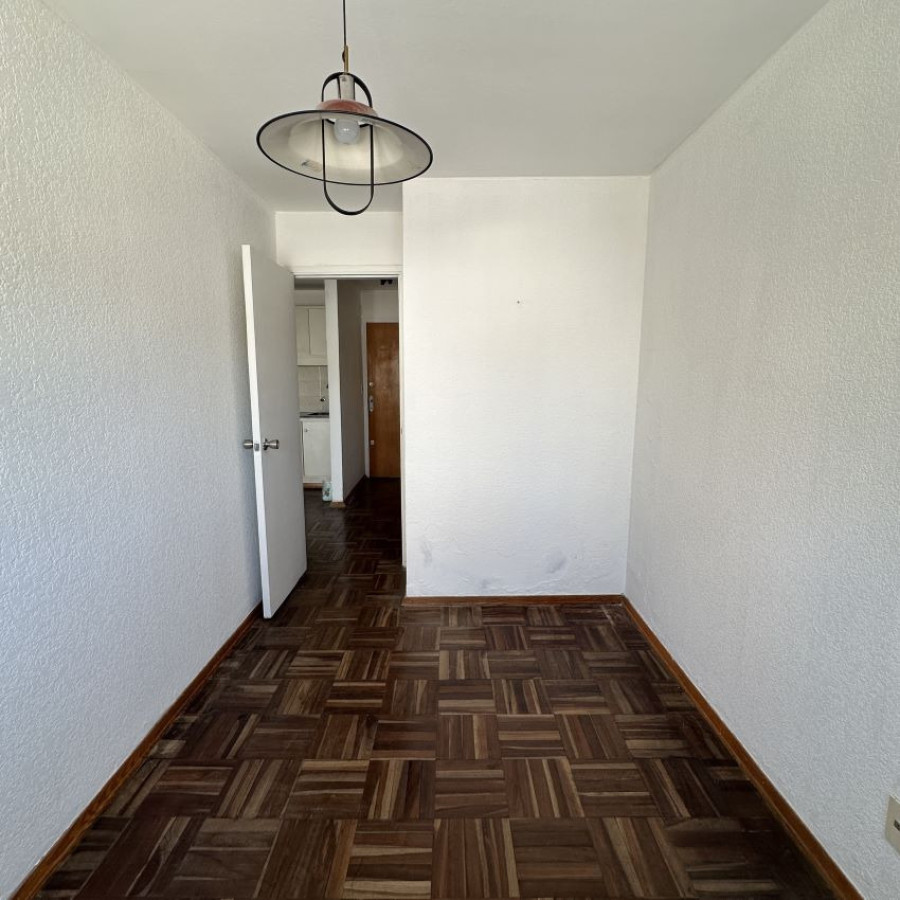Apartamento ID.124 - Alquiler apartamento en Cordón 1 dormitorio y balcón.
