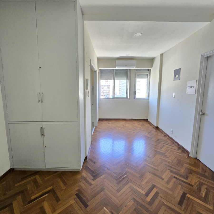 Apartamento ID.164 - Alquiler apartamento en Centro 1 dormitorio con hermosa vista y cochera por orden de llegada.