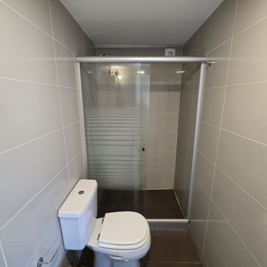 Apartamento ID.121 - Venta apartamento Malvin 1 dormitorio y garaje.