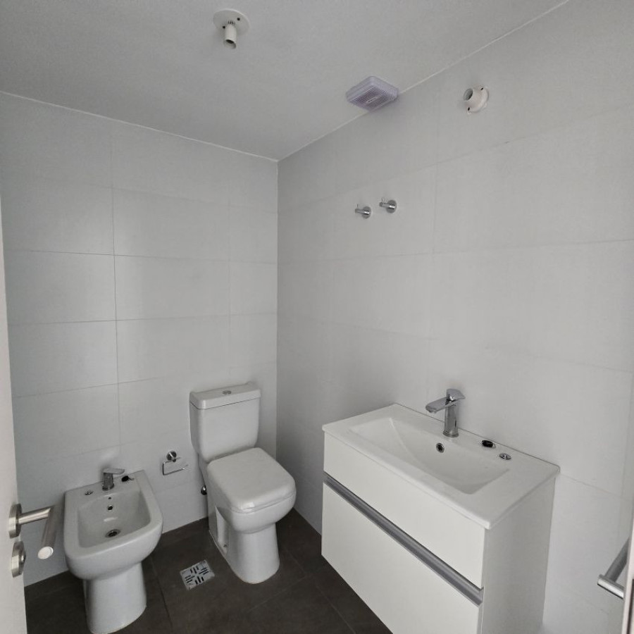 Apartamento ID.220 - Alquiler apartamento penthouse Centro 2 dormitorios a estrenar con opción a arrendar garaje.