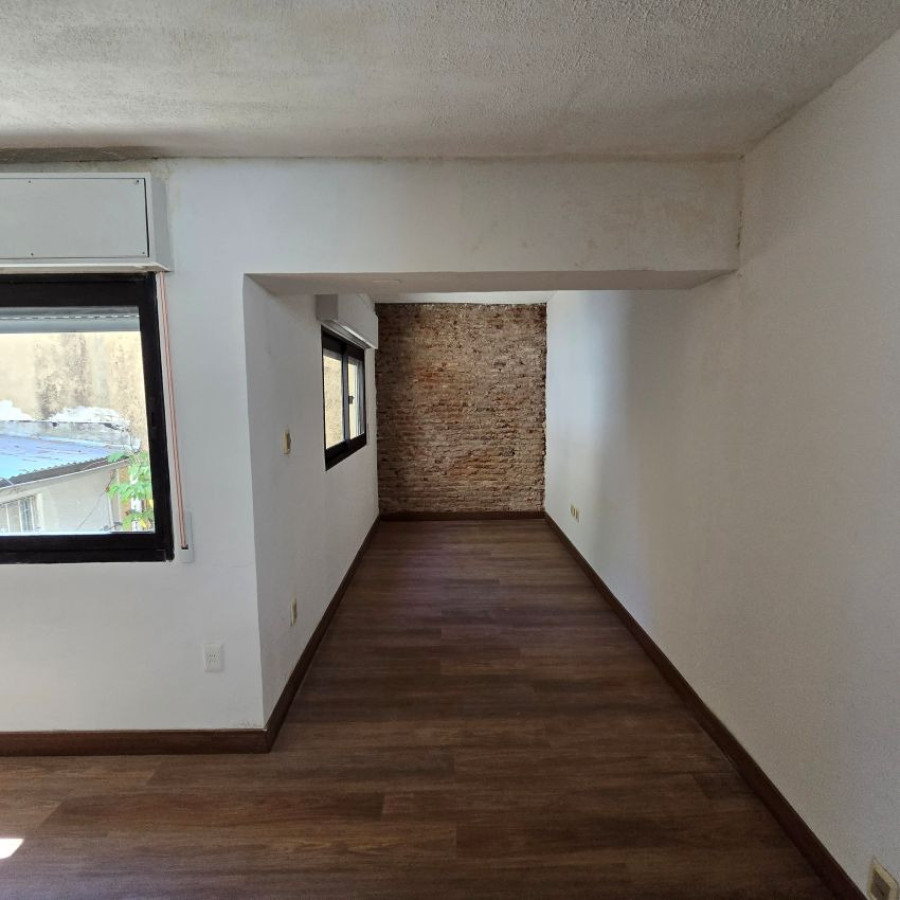 Apartamento ID.111 - Alquiler apartamento en Centro 2 dormitorios con terraza de uso exclusivo sin gastos comunes.