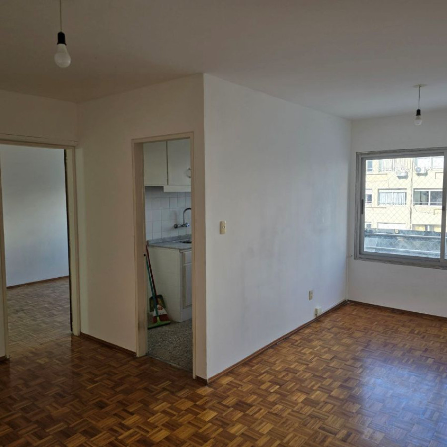 Apartamento ID.94 - Alquiler apartamento en Centro 1 dormitorio bajos gastos comunes.