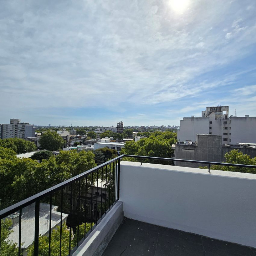 Apartamento ID.169 - Alquiler apartamento penthouse Centro 2 dormitorios a estrenar con opción a arrendar hasta 2 garajes.