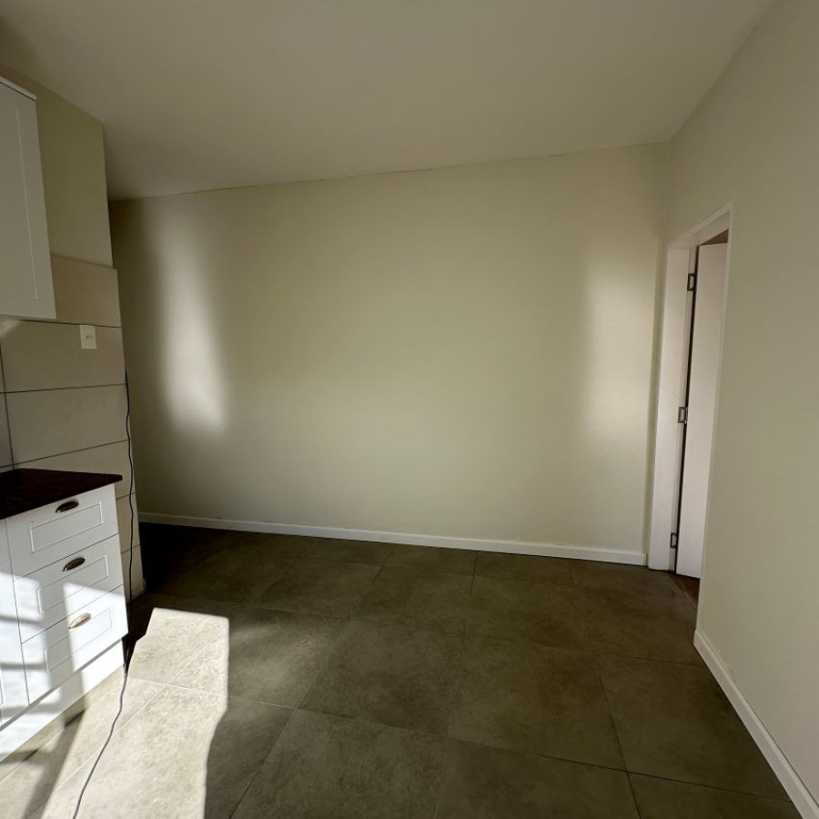 Apartamento ID.129 - Alquiler apartamento en Buceo 2 dormitorios con patio, sin gastos comunes.