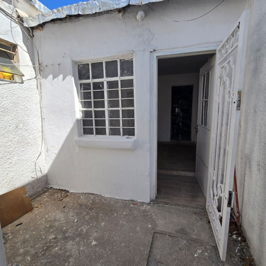 Apartamento ID.151 - Alquiler apartamento en Cerro 2 dormitorios y 1 baño sin gastos comunes.