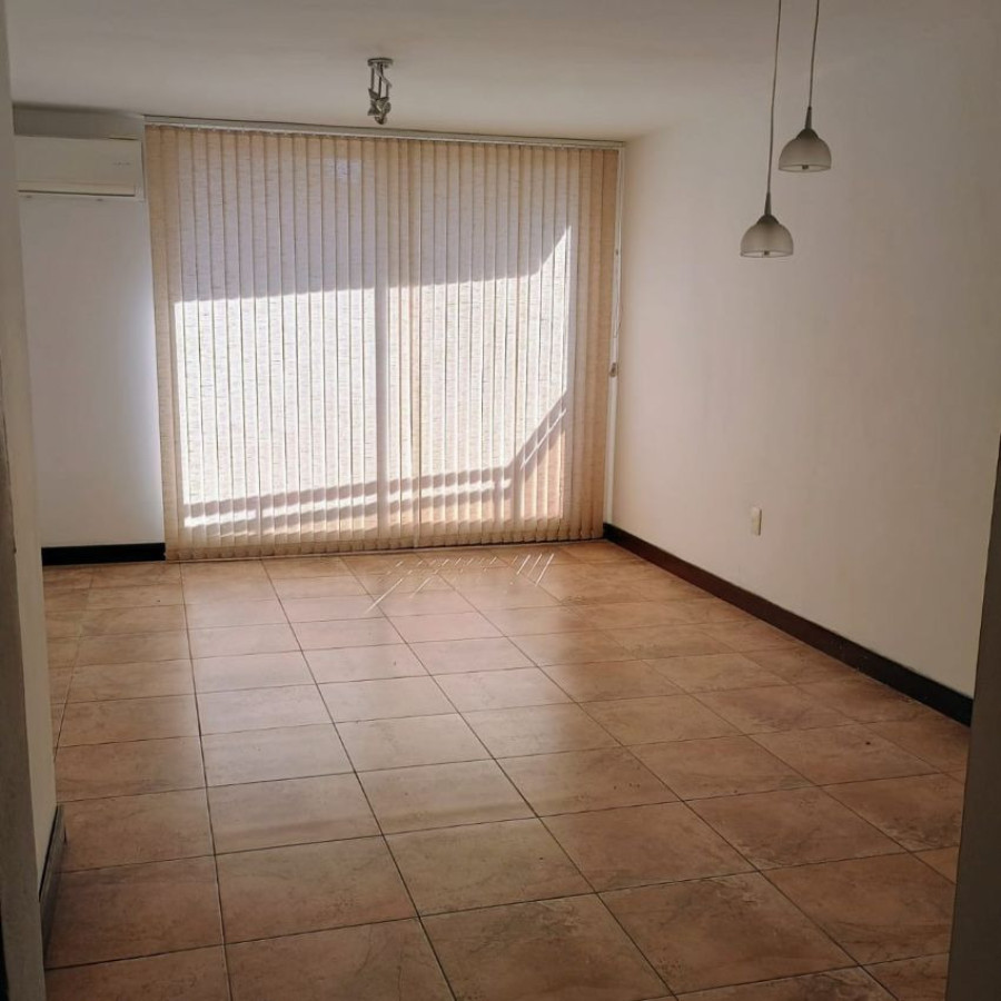 Apartamento ID.159 - Alquiler apartamento en Cordón Sur 1 dormitorio y medio, con balcón al frente.