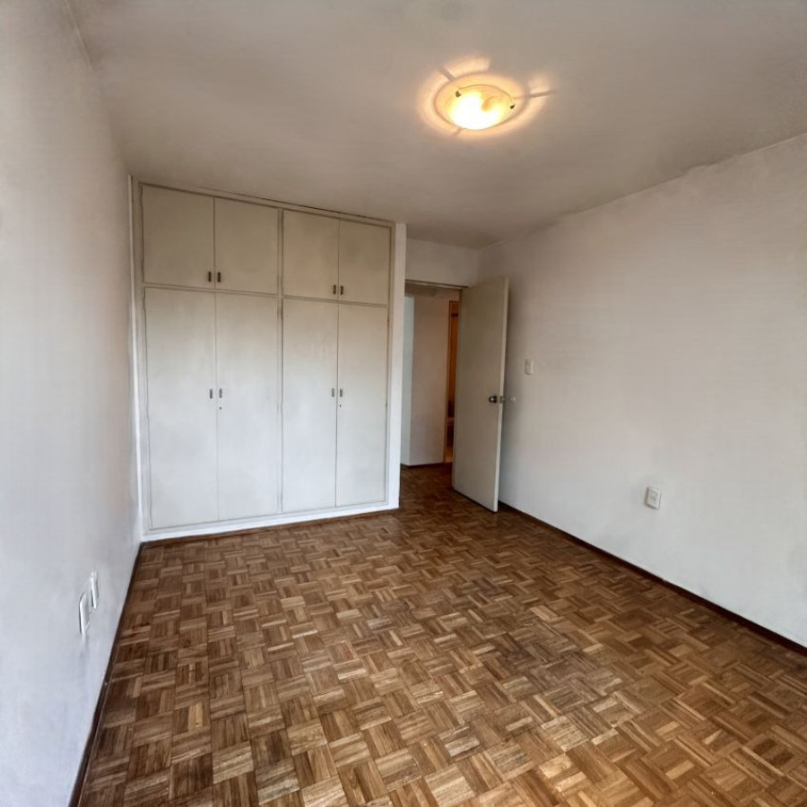 Apartamento ID.221 - Alquiler apartamento, 3 dormitorios y terraza, Centro.