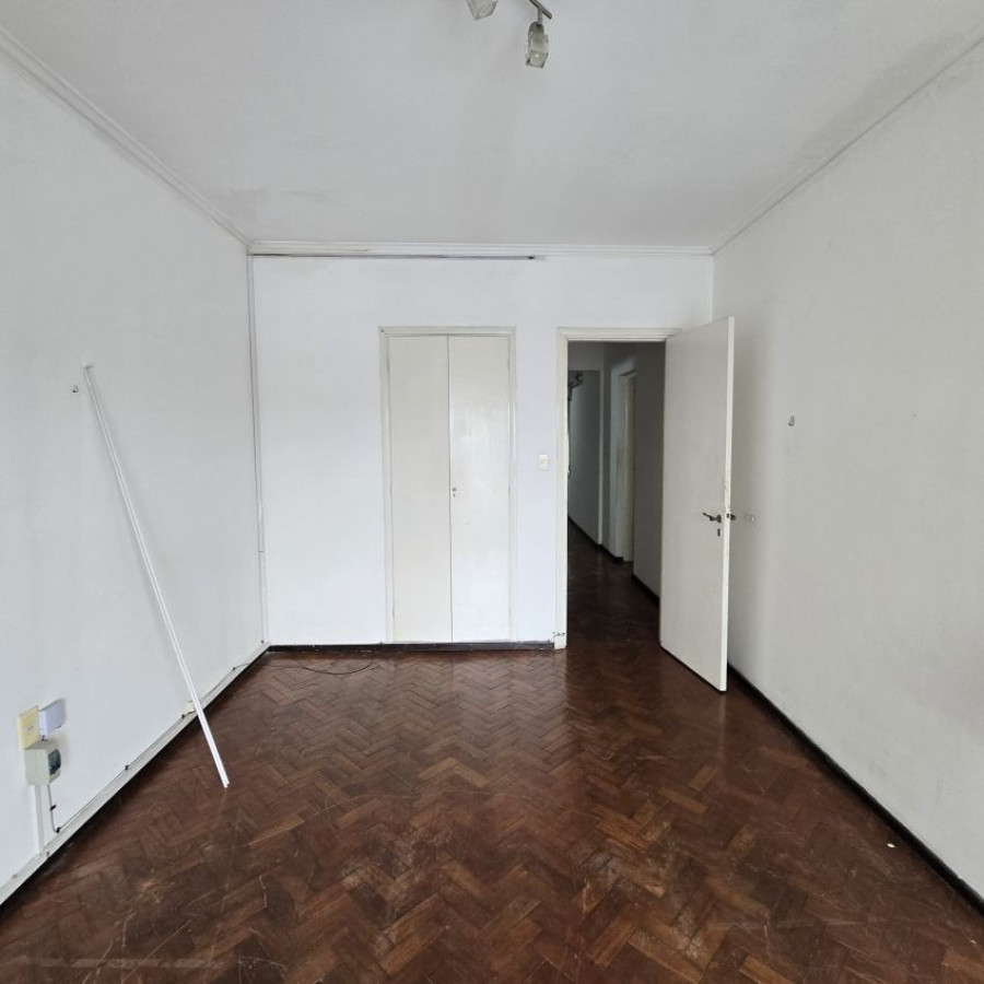 Apartamento ID.194 - Alquiler apartamento Ciudad Vieja 96 mt2, 2 dormitorios.